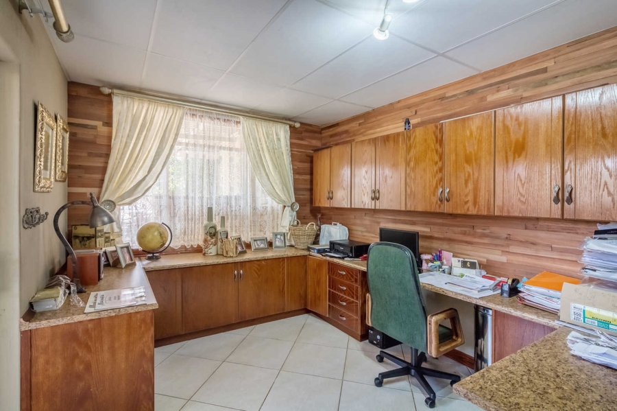 7 Bedroom Property for Sale in Morewag Free State